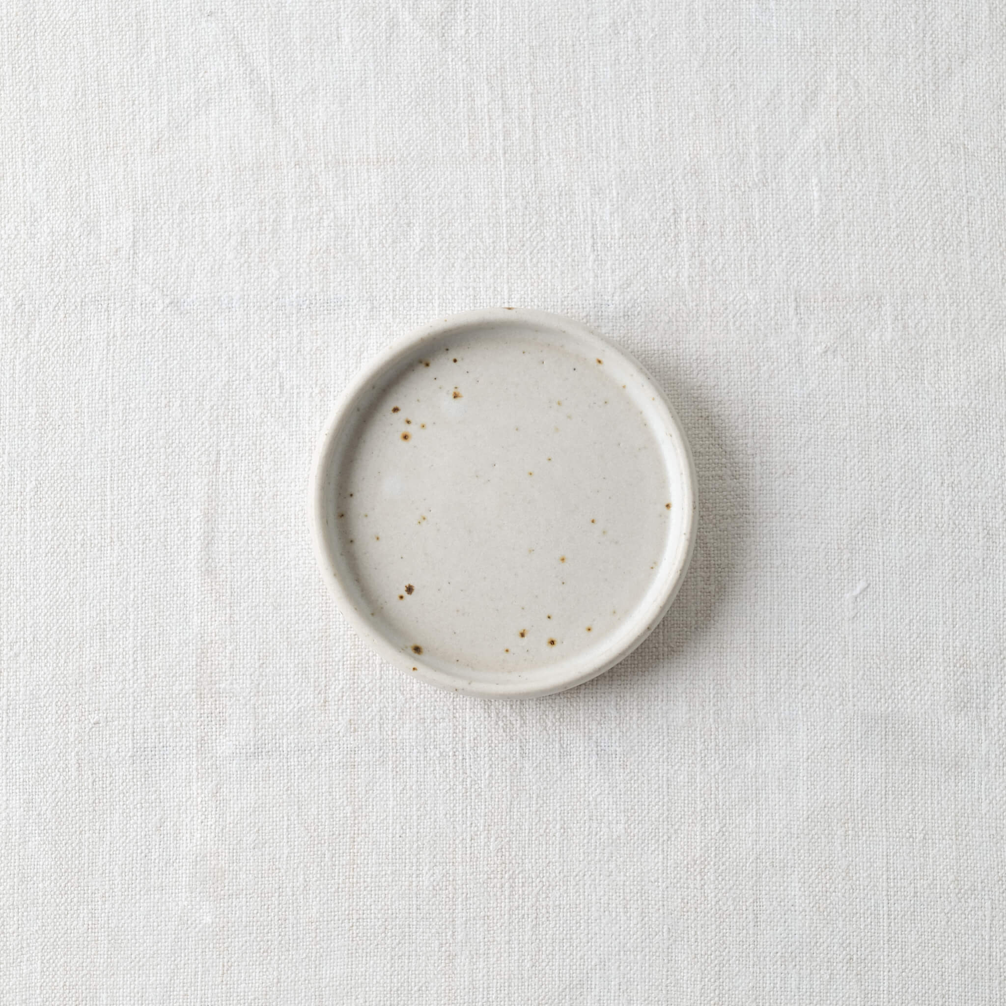 Dor &amp; Tan Pinch Dish - Matte White &amp; Speckled